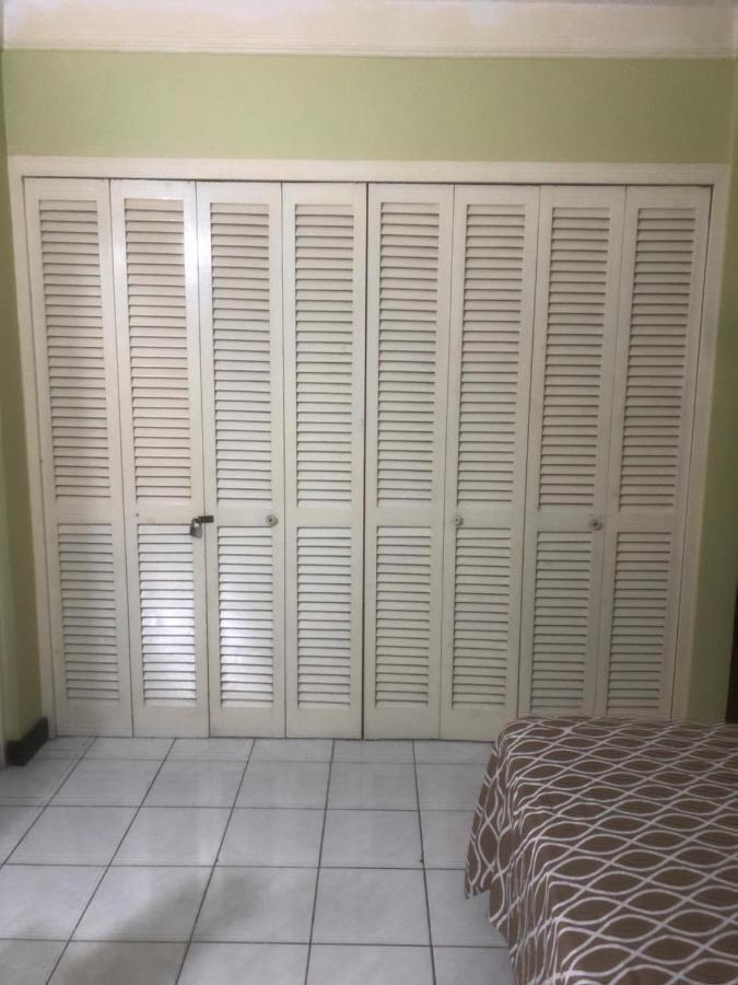 Finest Accommodation Renfrew Place 1 Bedroom Apt # 42 New Kgn 4--12 Renfrew Rd Kingston Luaran gambar