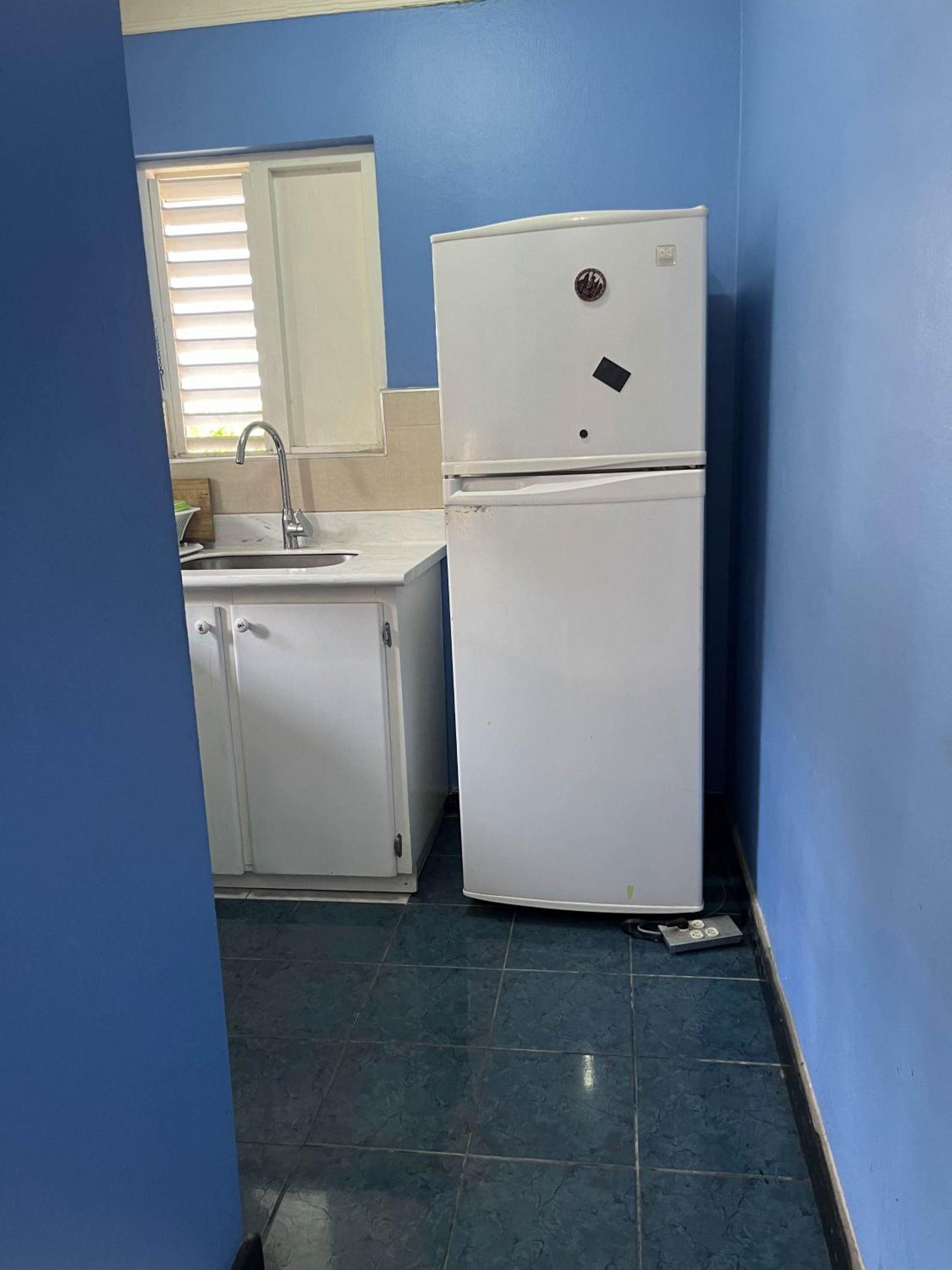 Finest Accommodation Renfrew Place 1 Bedroom Apt # 42 New Kgn 4--12 Renfrew Rd Kingston Luaran gambar