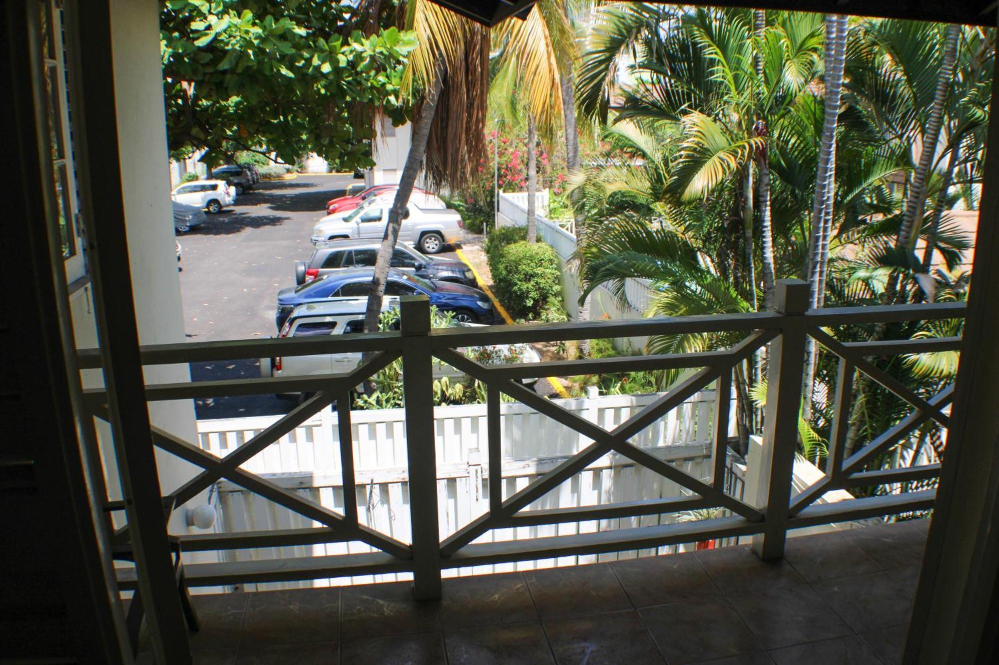 Finest Accommodation Renfrew Place 1 Bedroom Apt # 42 New Kgn 4--12 Renfrew Rd Kingston Luaran gambar