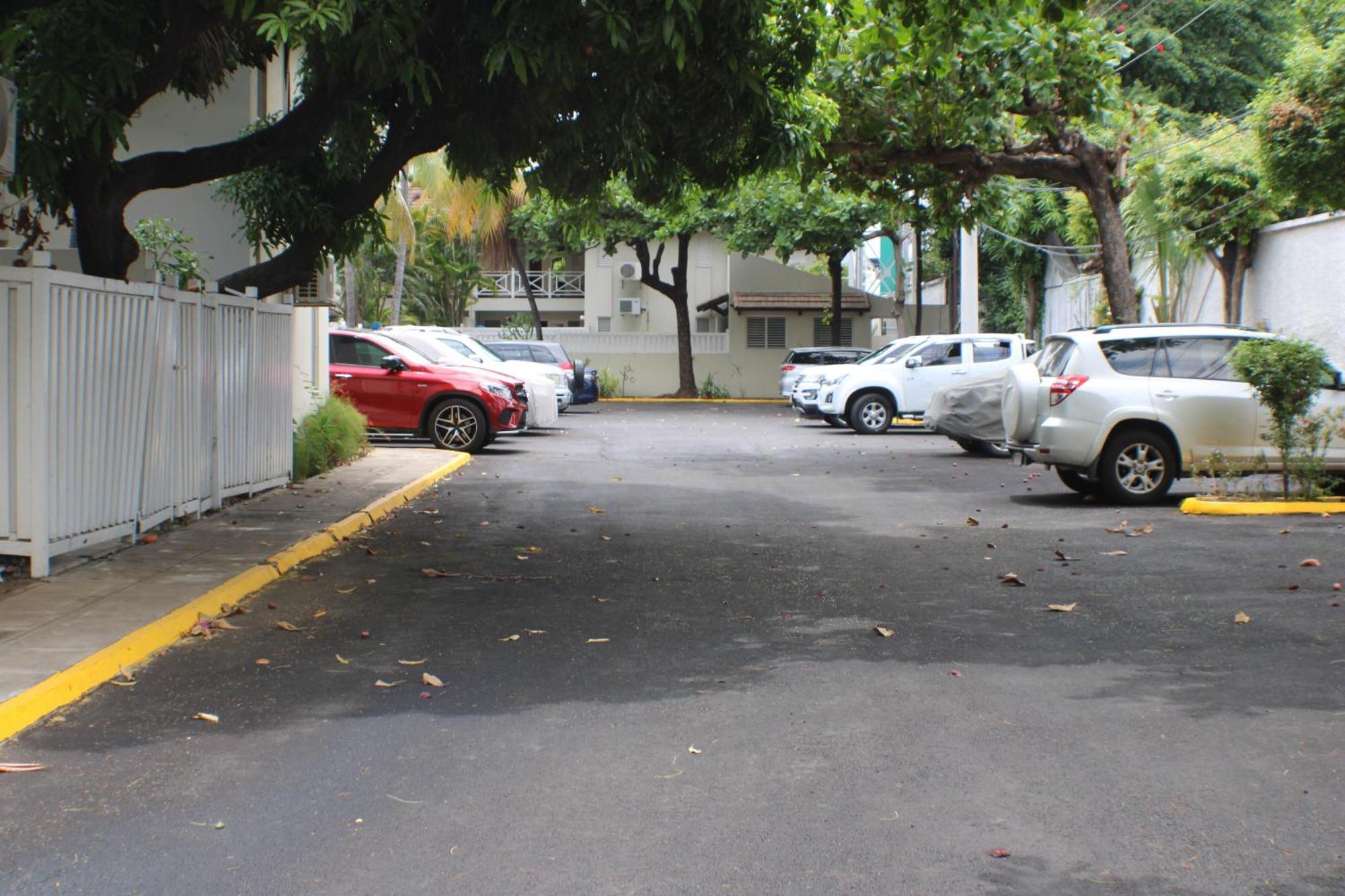 Finest Accommodation Renfrew Place 1 Bedroom Apt # 42 New Kgn 4--12 Renfrew Rd Kingston Luaran gambar